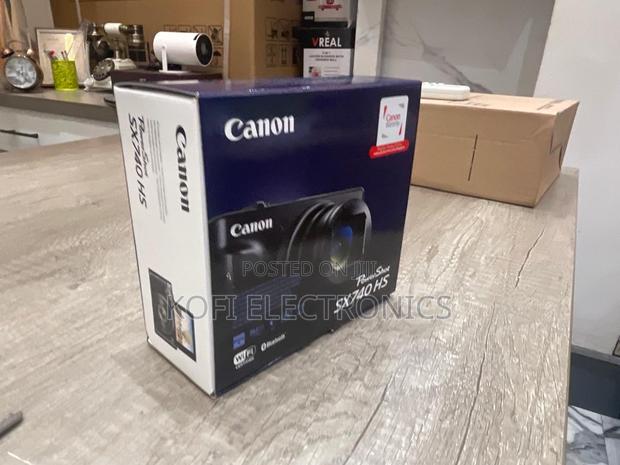 Powershot Sx740 a Vintage Lens in Your Palm · Photo 1