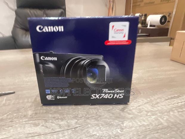 Powershot Sx740 Hs Echoes of Film in a Compact Body · Photo 1