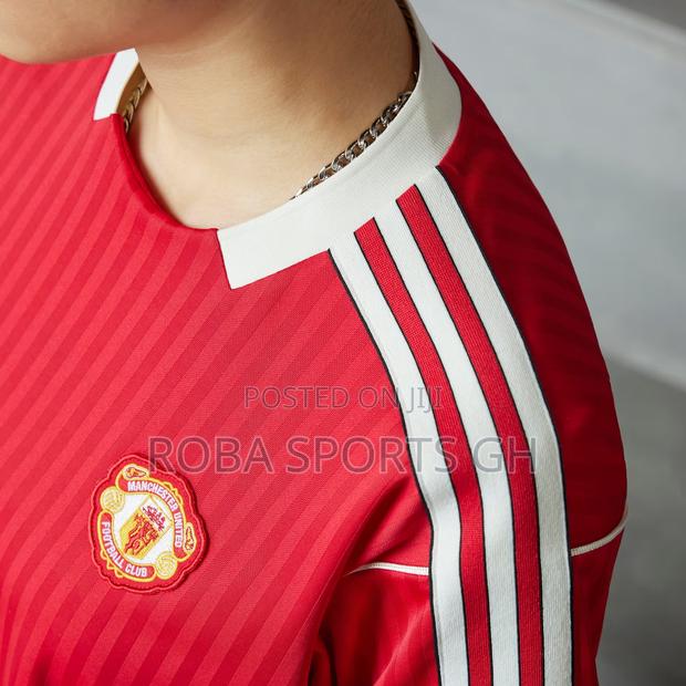 Manchester United Terrace Icons Jersey · Photo 3