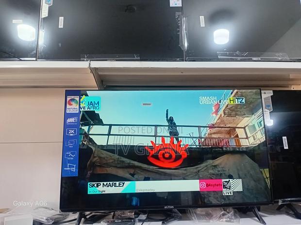 43 Inches Satellite Tv – Modern, Sleek Clear · Photo 1
