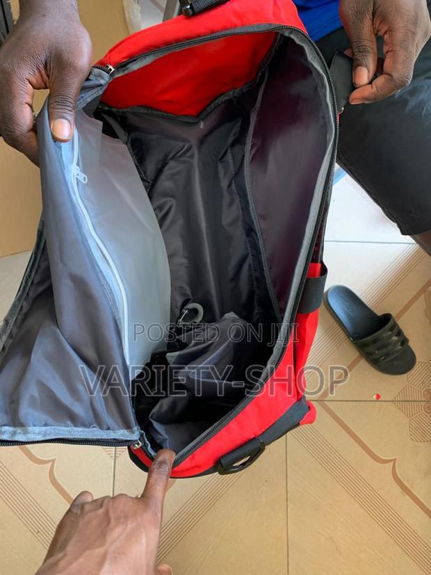 Duffel Traveling Bag Gym Fitness Waterproof Bag · Photo 2