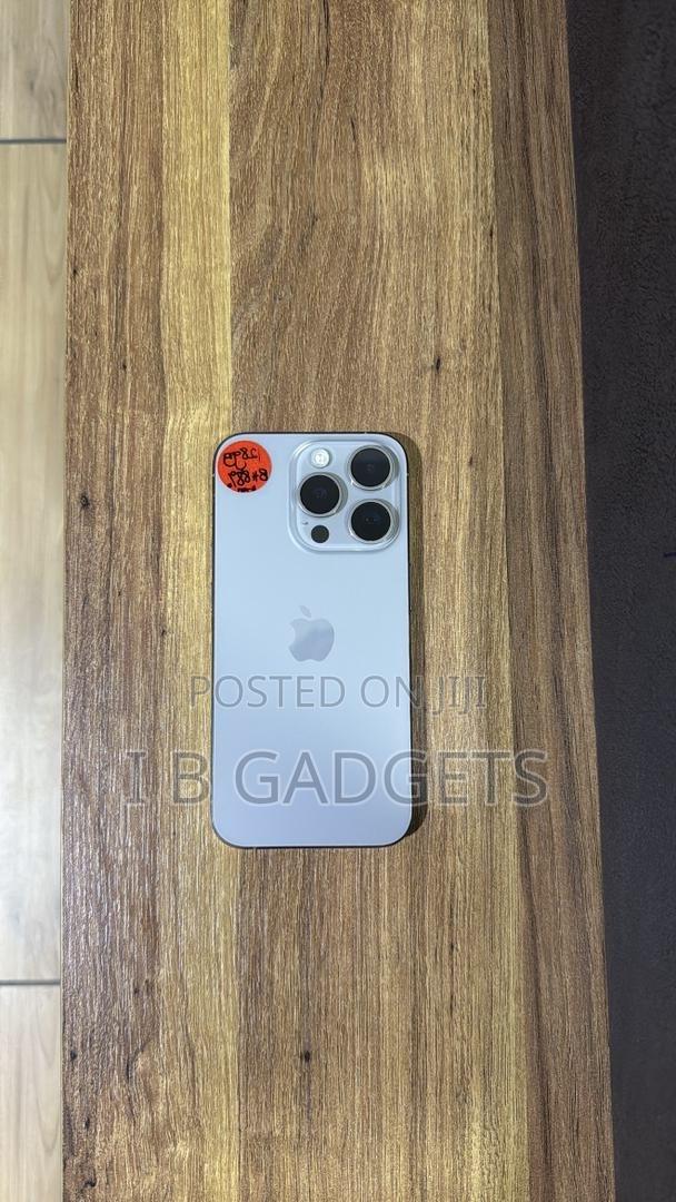 Apple iPhone 15 Pro 128 GB White · Photo 2