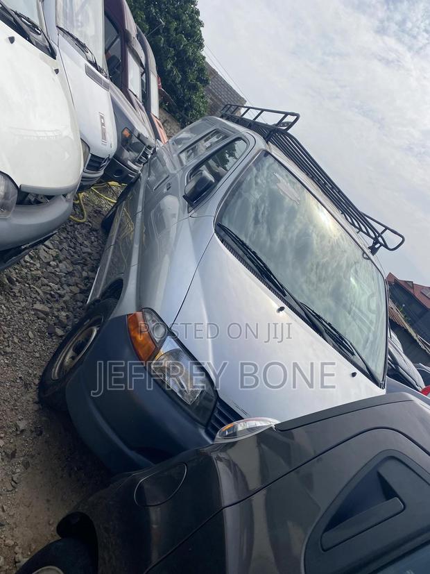 Toyota HiAce 2008 Silver · Photo 3