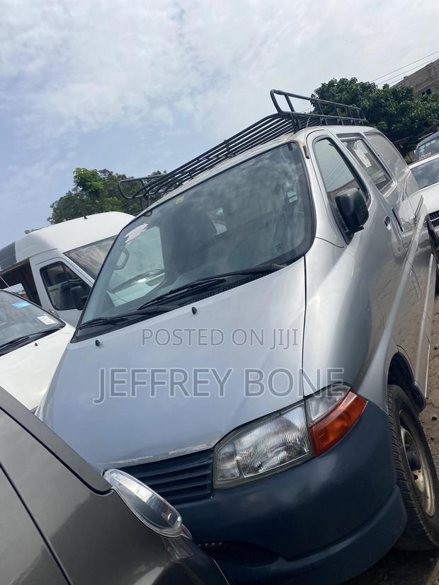 Toyota HiAce 2008 Silver · Photo 5