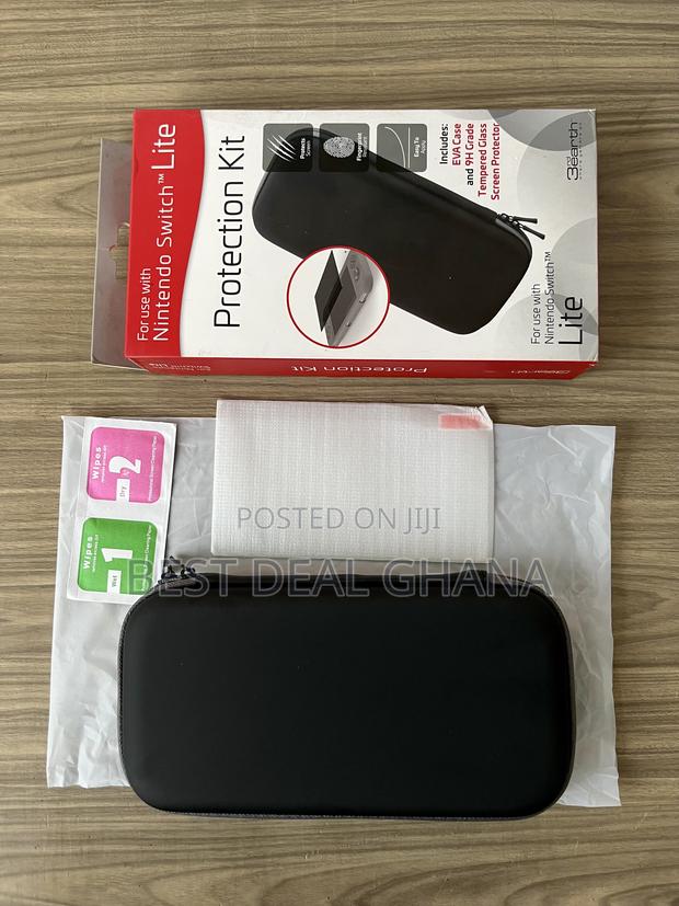 Nintendo Switch Lite Carrying Case + Screen Protector · Photo 2