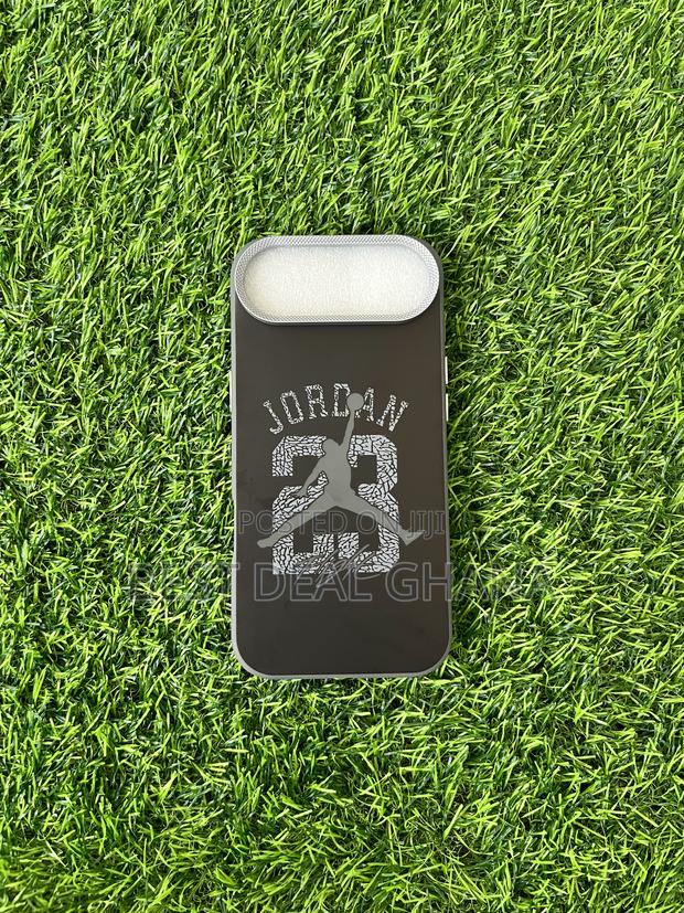 iPhone 17 Series Design Cases · Photo 2