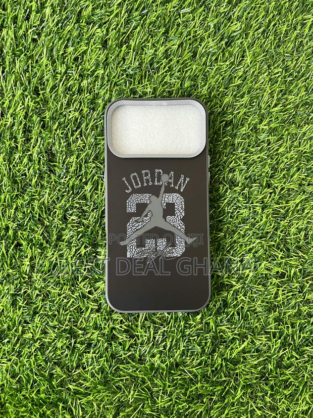 iPhone 17 Series Design Cases · Photo 8