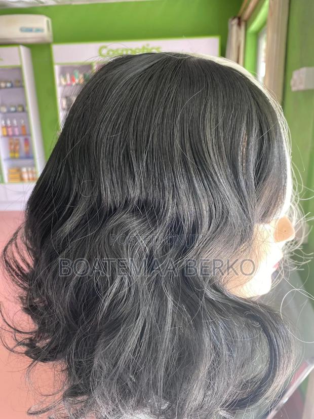 Black White Body Wavy Wig · Photo 5