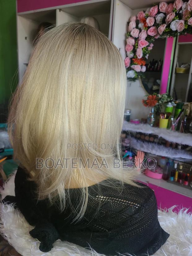 Straight Fibre Hair Blonde Wig · Photo 7