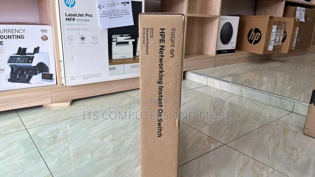 24 Port Hpe Networking Instant on Switch Series 1930 · Photo 2