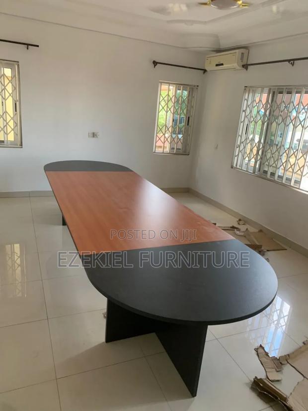 Conference Table 400 Cm, Oval Tip · Photo 1