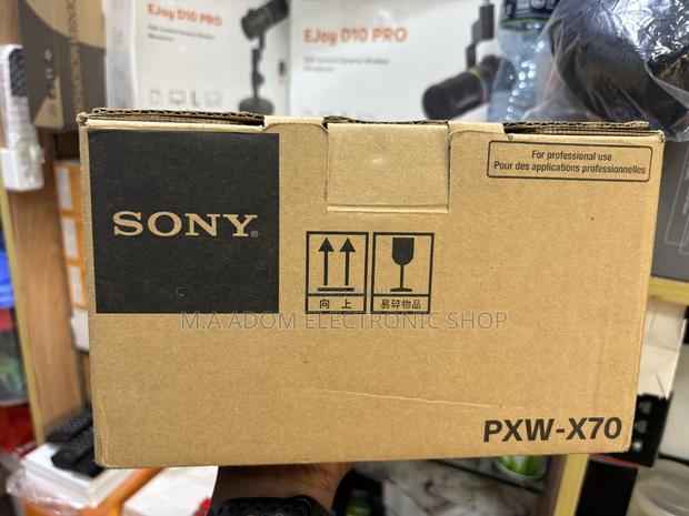 Sony PXW-X70 Professional Hand Held Camcorder · Photo 1