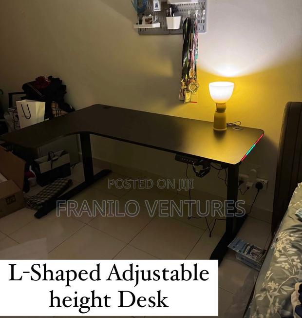 1.6m L-Shaped Electric Adjustable Desk · Photo 1