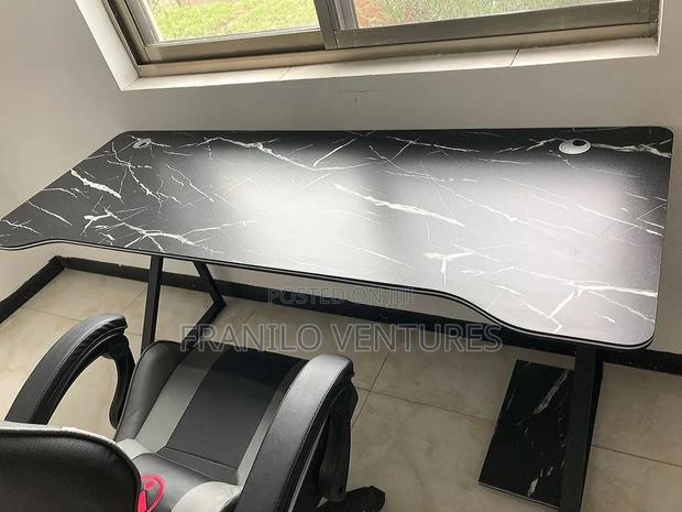 Marble Office/ Gaming Desk · Photo 1