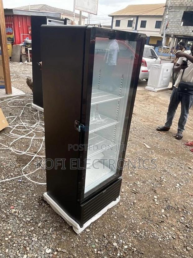 Tcl 325l Breezemaster Upright Showcase Fridge · Photo 1