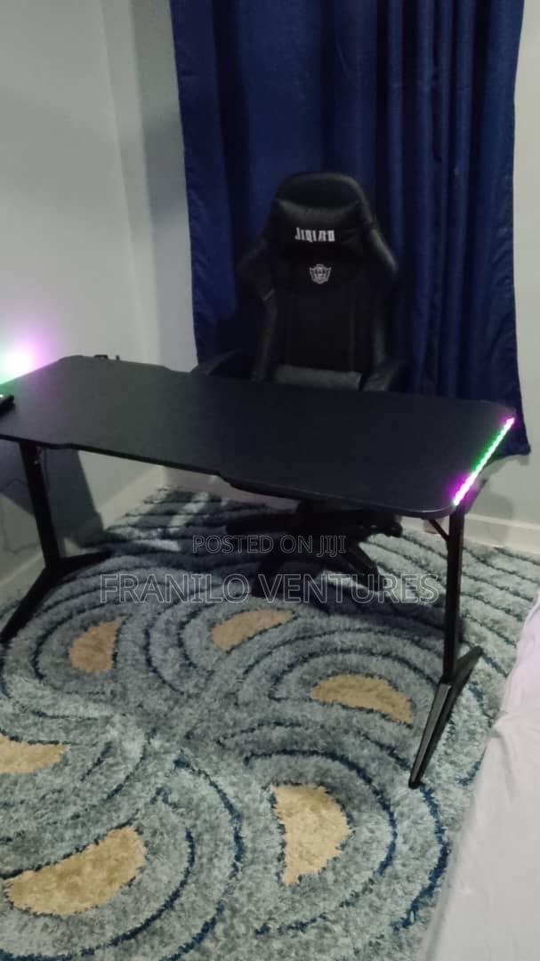 1.4m Gaming Desk · Photo 3