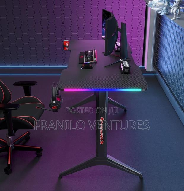 1.4m Gaming Desk · Photo 2