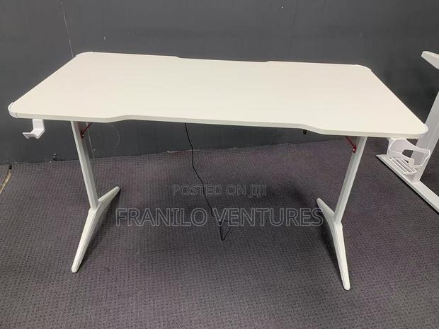 1.4m Gaming Desk · Photo 4