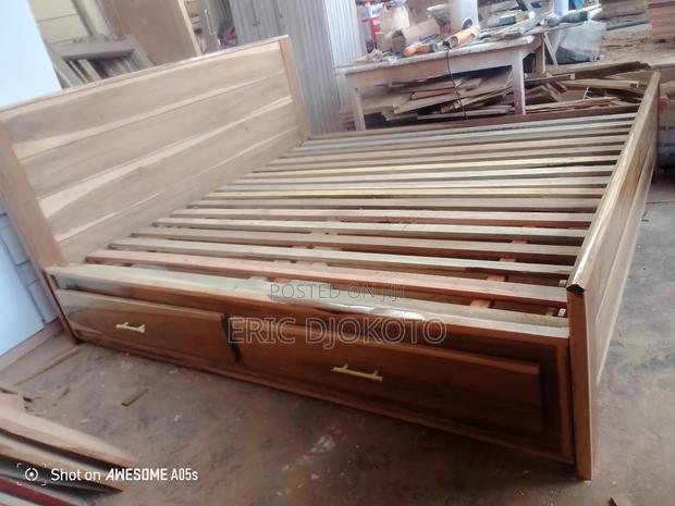 Built-in Drawers King Size Bed · Photo 2