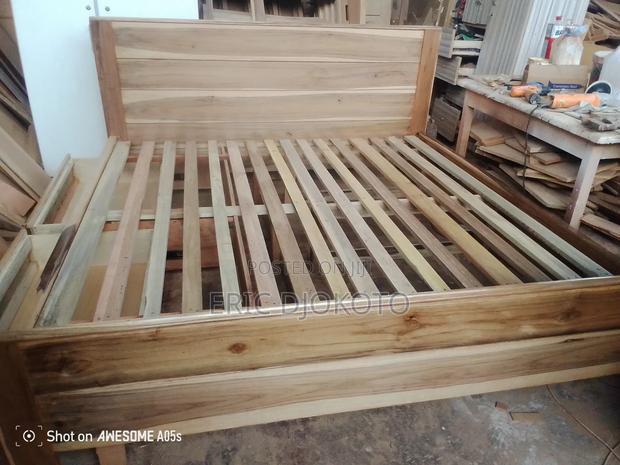 Built-in Drawers King Size Bed · Photo 3