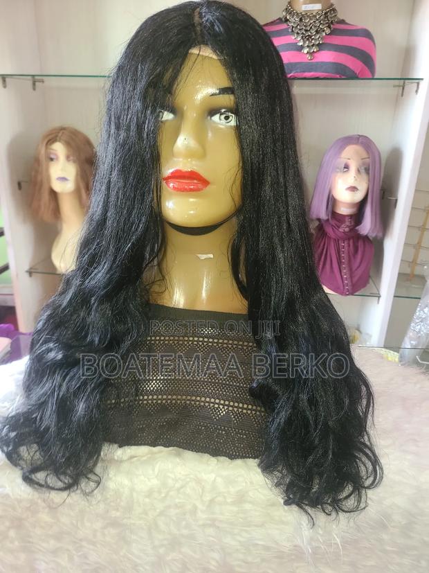 Black Wavy Wig · Photo 8