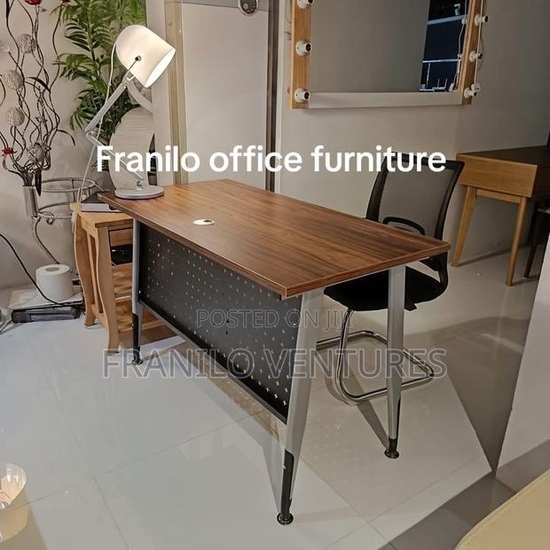 1.2m Modern Office Desk · Photo 2