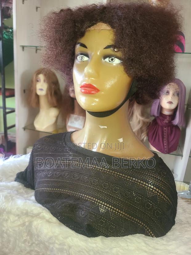 Brown Afro Wig · Photo 3
