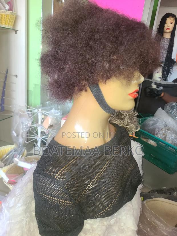 Brown Afro Wig · Photo 5