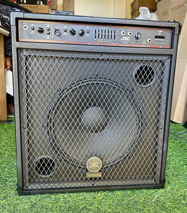 Yamaha Ba500 Baas Guitar Combo · Photo 1