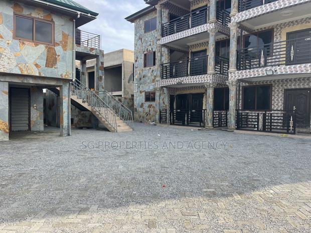 2bdrm Apartment in Lashibi for rent · Photo 5