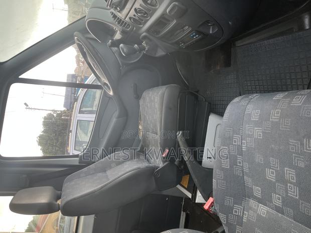 Mercedes-Benz Sprinter 2001 Grey · Photo 4