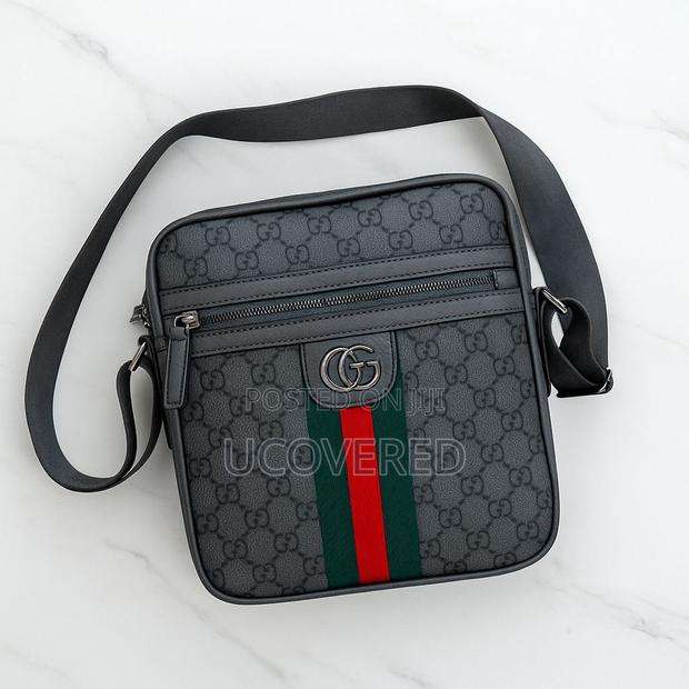 Designer Leather Shoulder Bags Unisex · Photo 3