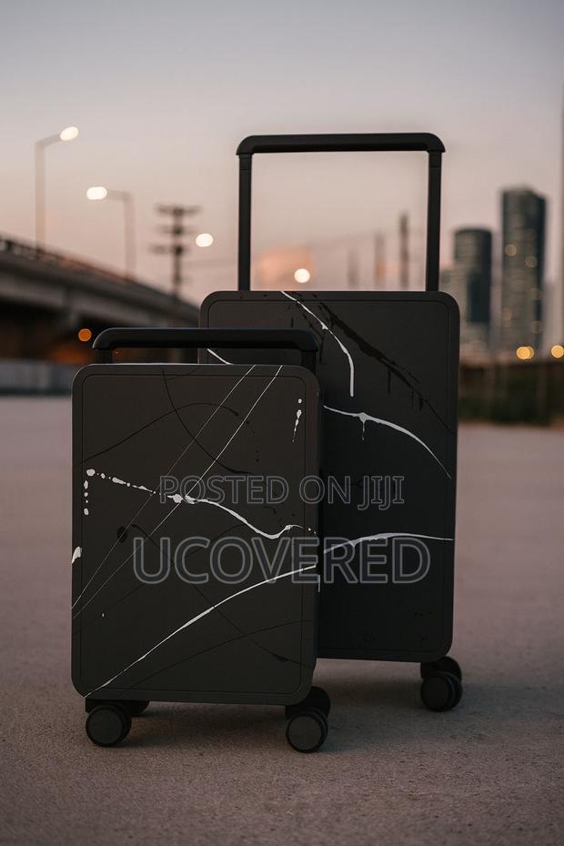 Durable Marbled Hardshell Exterior Suitcases 24” And 20” · Photo 7