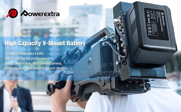 V-mount/V-lock Battery - 222wh 14.8v 15000mah Rechargeable Battery · Photo 2