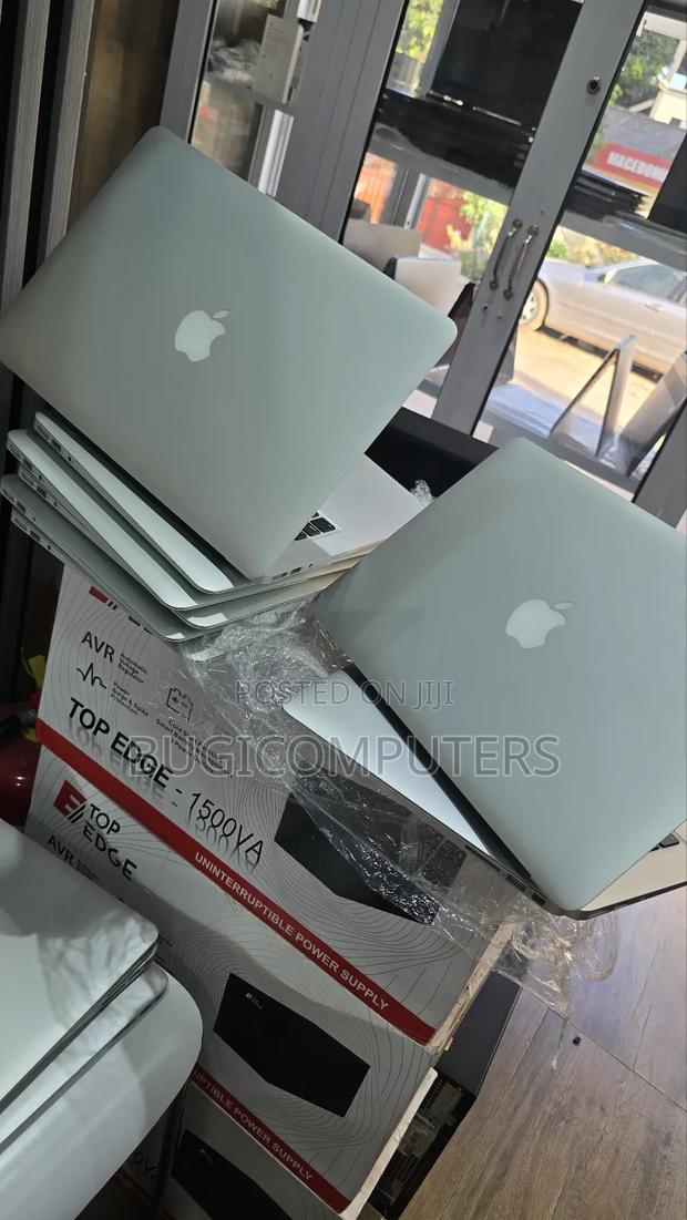 Laptop Apple MacBook Air 2015 8GB Intel Core I5 SSD 128GB · Photo 6