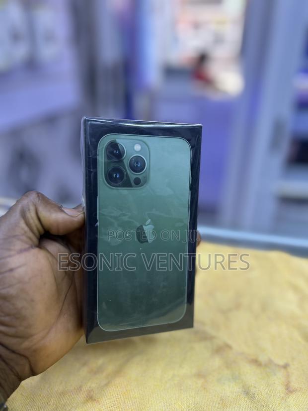 New Apple iPhone 13 Pro 128 GB Green · Photo 2