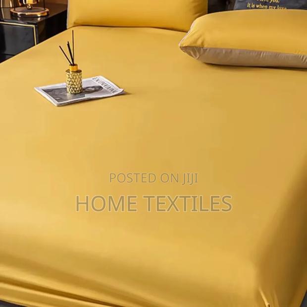 6 Pieces Yellow Bedsheet (1 Fitted,1 Flat Sheet and 4 Pillow Cases) · Photo 1