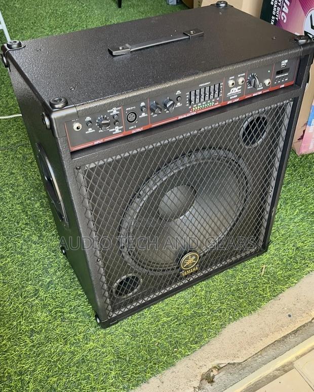 Yamaha Ba500 Bass Guitar Combo · Photo 2