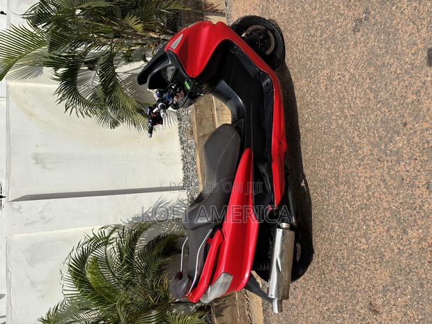 Yamaha Majesty 2016 Red · Photo 2