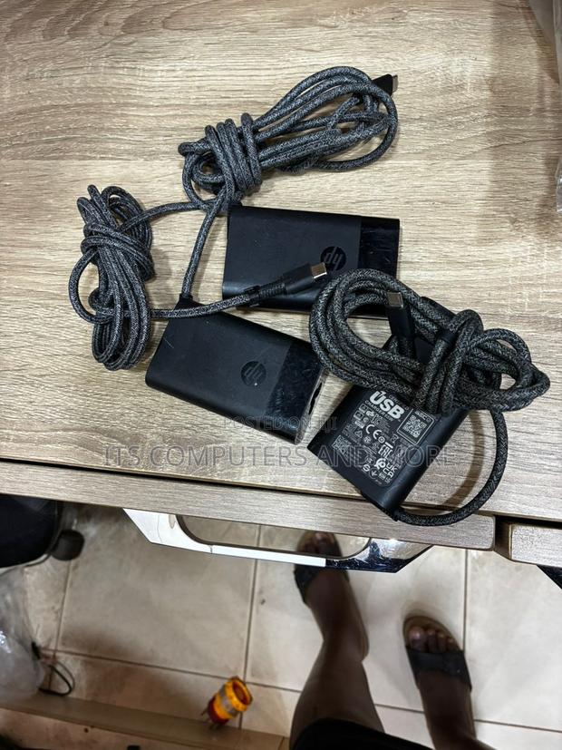 Hp Type C 65w Original Home Used Charger · Photo 1