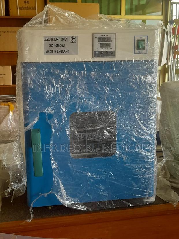 Lab Dry Oven 30l · Photo 1