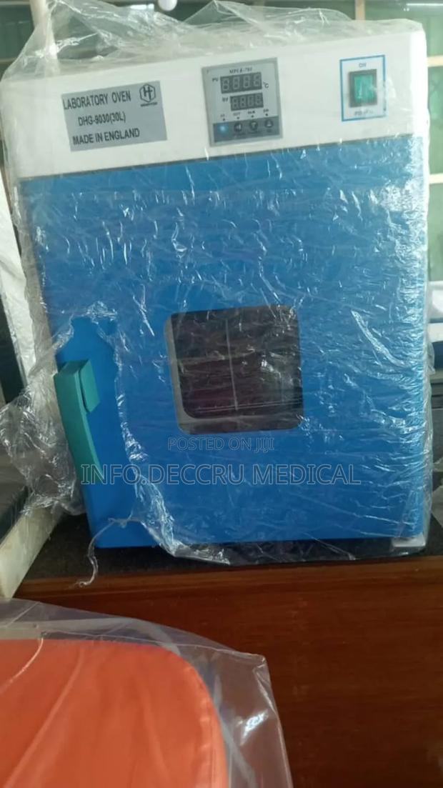 Lab Dry Oven 30l · Photo 3