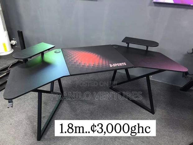 1.8m Extra Wide Gaming/ Studio/ Computer Desk · Photo 1