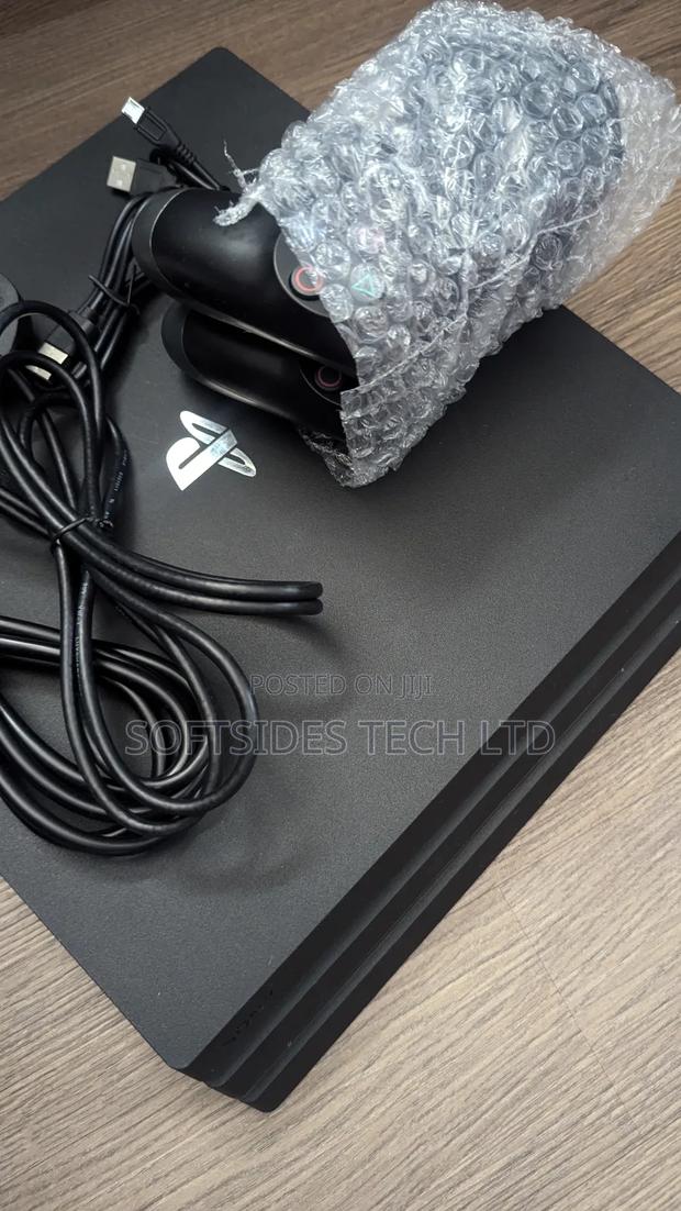 Sony Ps4 Pro Loaded With 17 Hot Tittled Games, Fc26 And Others · Photo 4