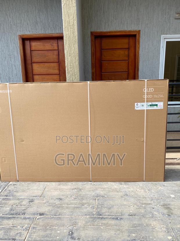 Samsung Qled 85 Inches · Photo 2