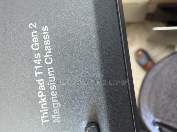 Laptop Lenovo Thinkpad T14s Gen 2 16GB Intel Core I5 SSD 256GB · Photo 3