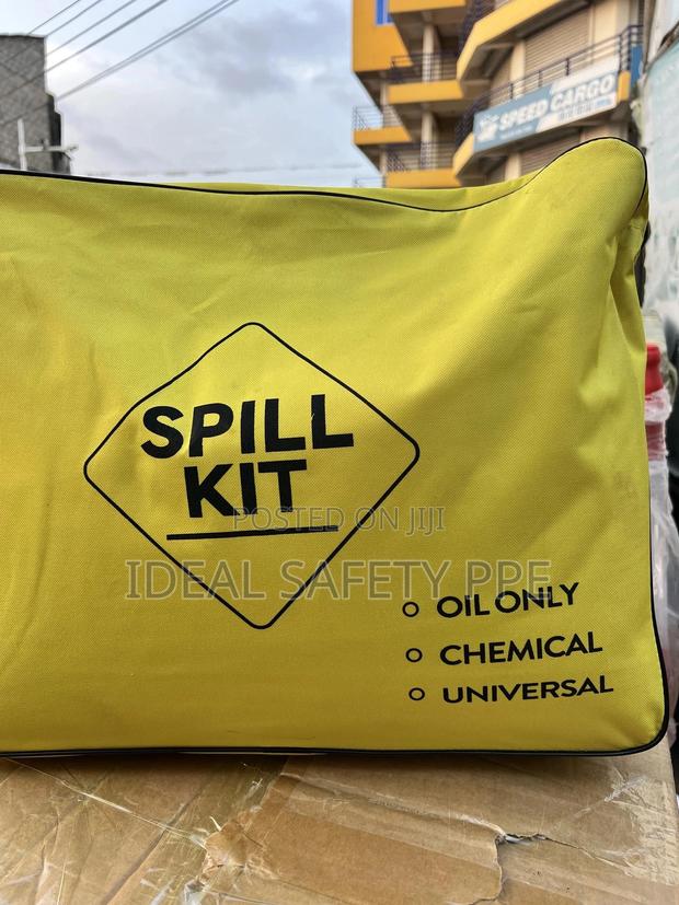 Spill Kit (Oil/Chemical/Universal) · Photo 4