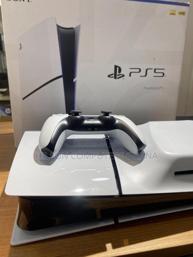Sony Playstation 5 Console - 1tb SSD - Disk Edition - White · Photo 3