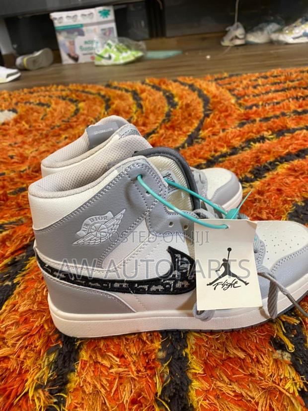 Nike Jordan Sneaker · Photo 1
