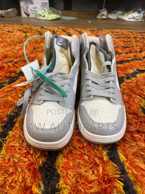 Nike Jordan Sneaker · Photo 3